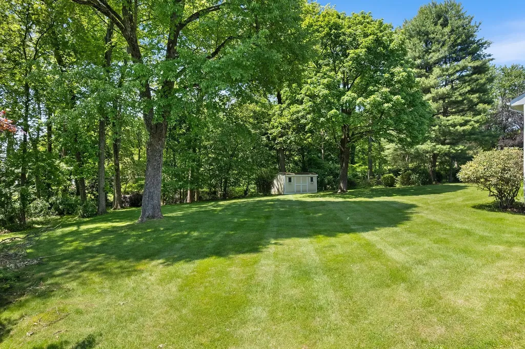 18 Halsey Place Valhalla NY 10595