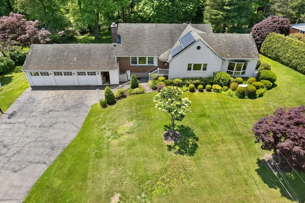 18 Halsey Place Valhalla NY 10595