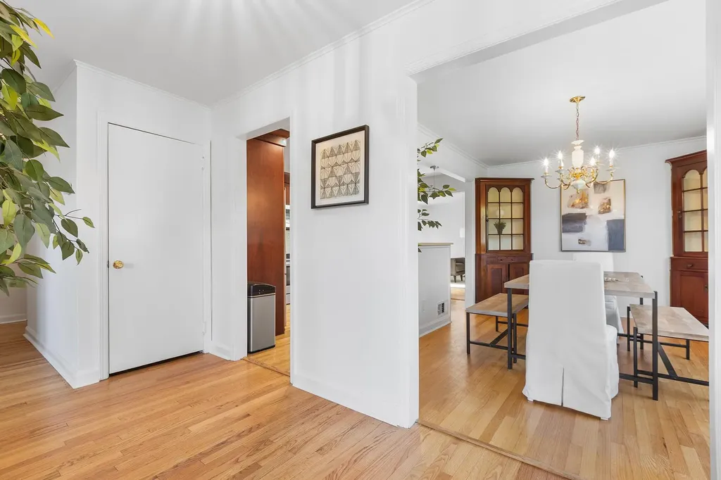 18 Halsey Place Valhalla NY 10595