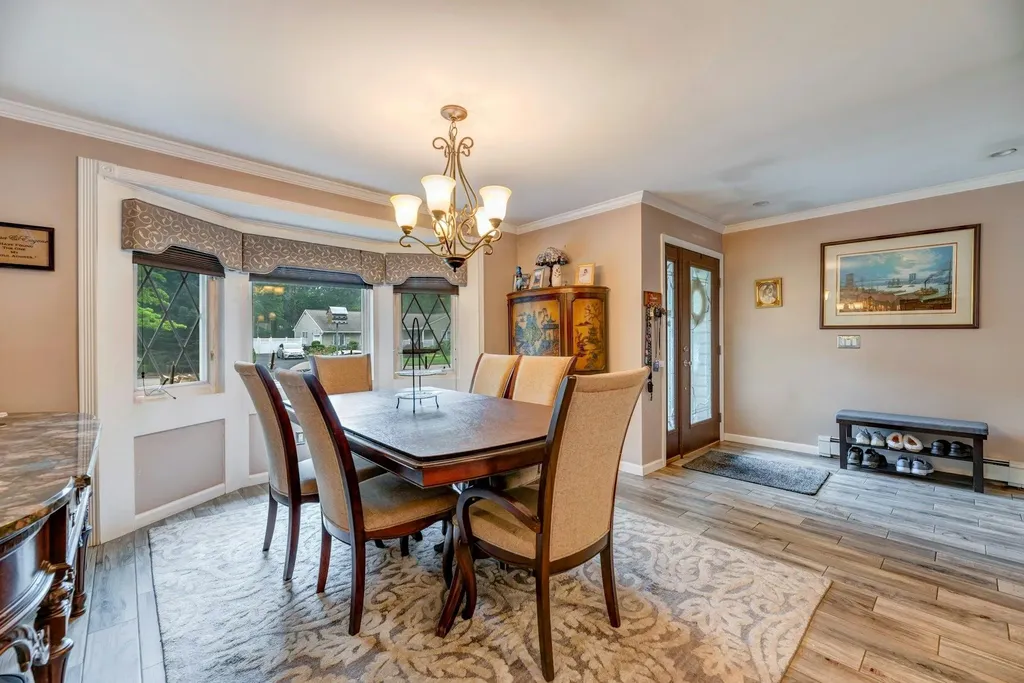 8 Franklin Avenue Medford NY 11763