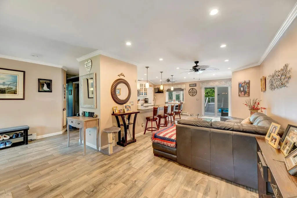 8 Franklin Avenue Medford NY 11763