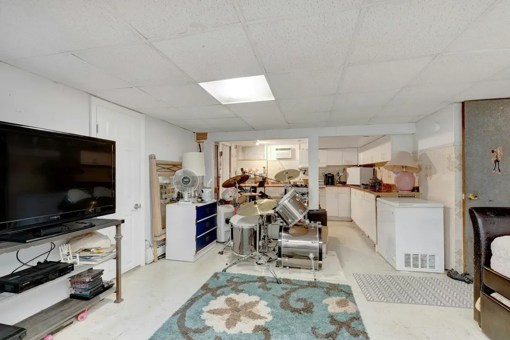 8 Franklin Avenue Medford NY 11763