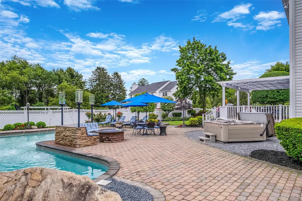 43 Casey Lane Mount Sinai NY 11766