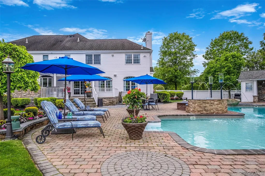 43 Casey Lane Mount Sinai NY 11766