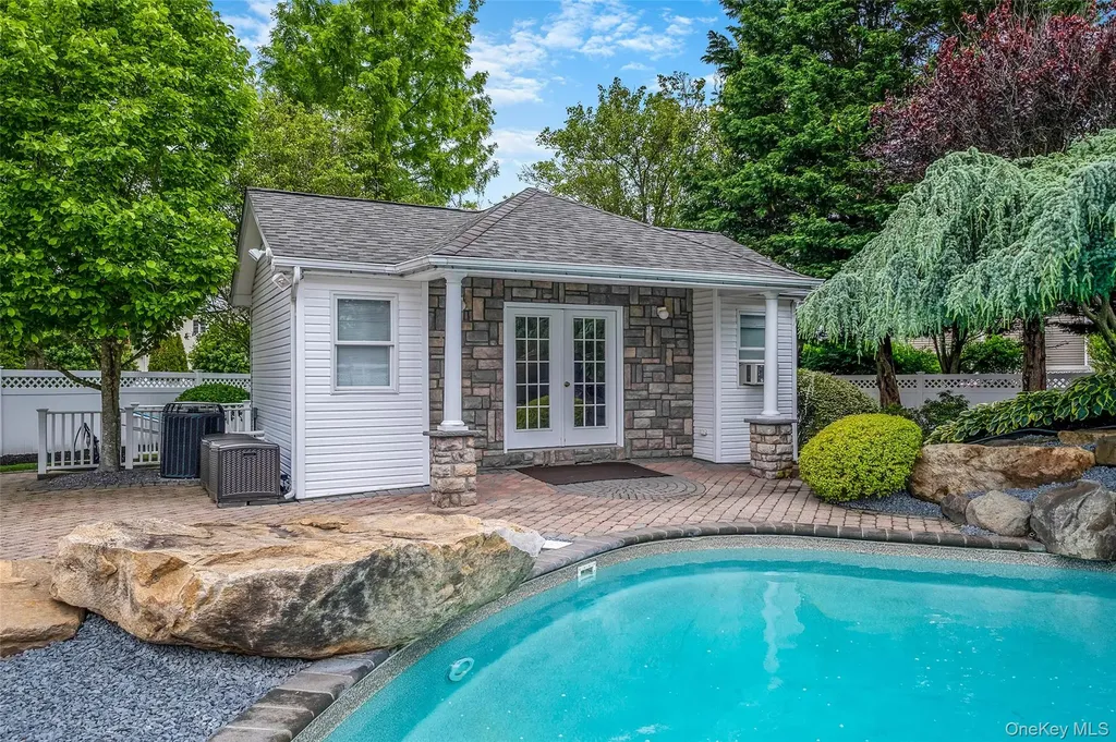 43 Casey Lane Mount Sinai NY 11766