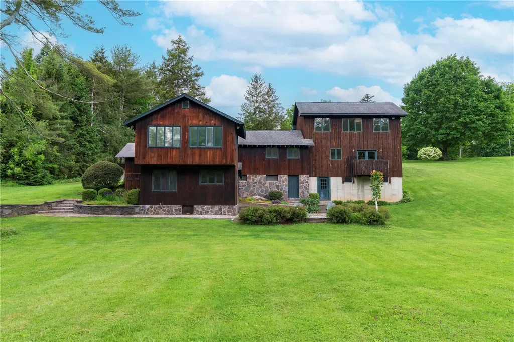 10 May Knoll Dover NY 12522