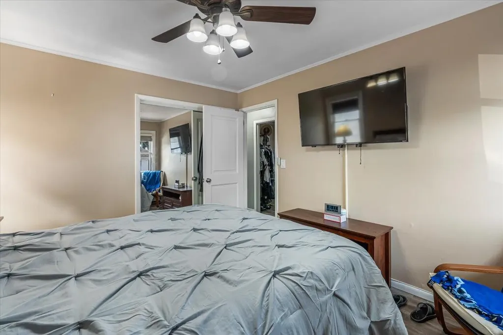 38 Leaman Place Lynbrook NY 11563