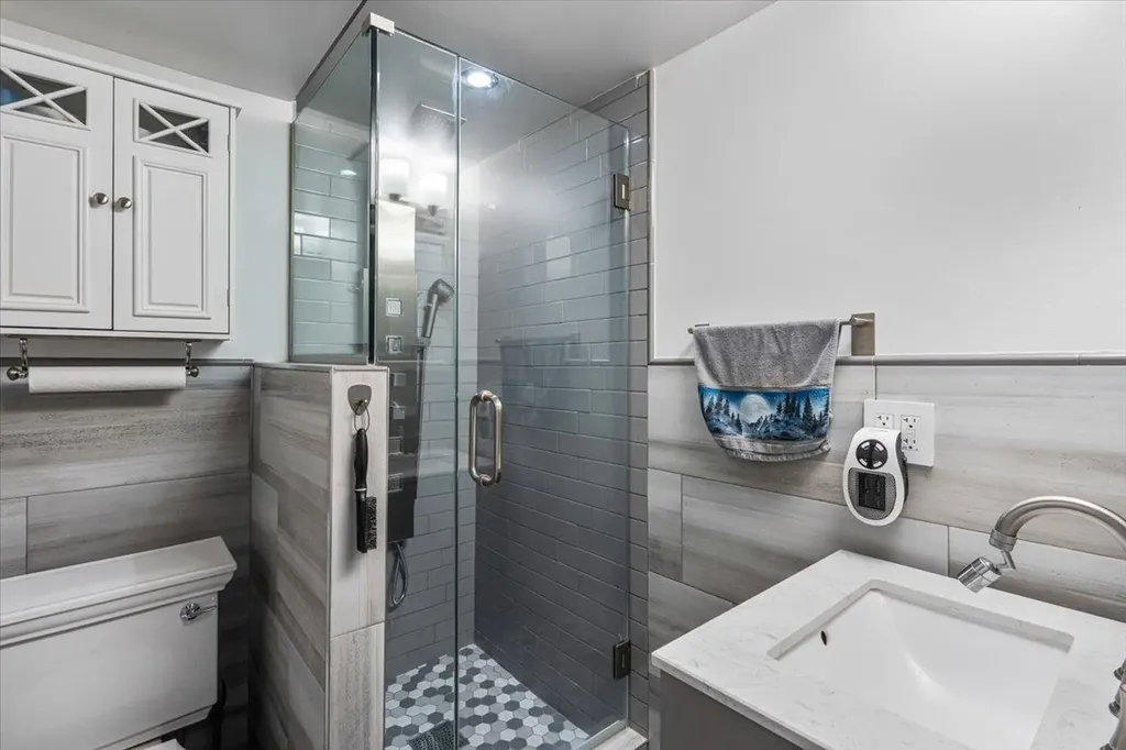 38 Leaman Place Lynbrook NY 11563