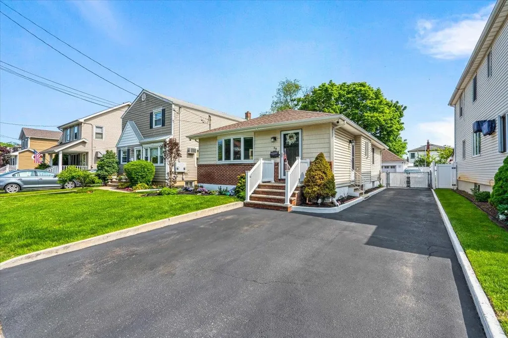 38 Leaman Place Lynbrook NY 11563