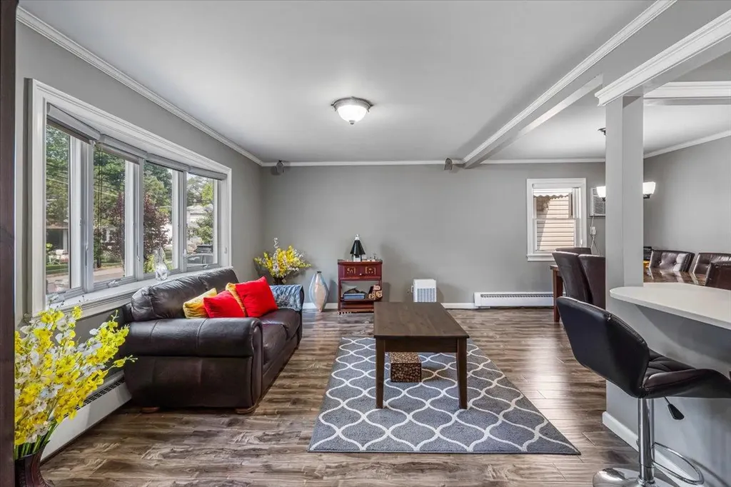 38 Leaman Place Lynbrook NY 11563