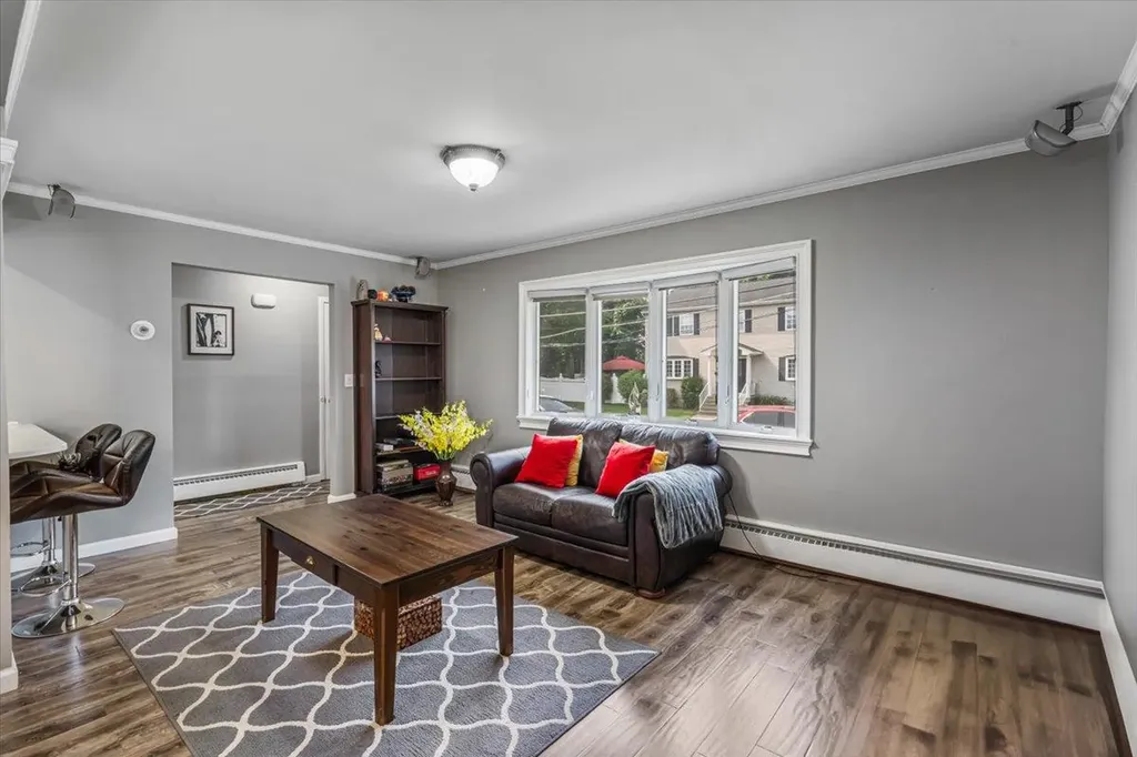 38 Leaman Place Lynbrook NY 11563
