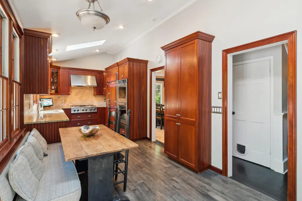 1 Highwoods Road Saint James NY 11780