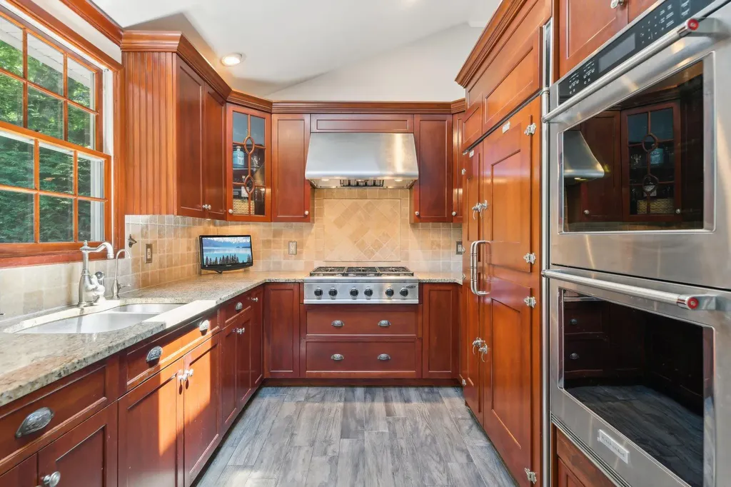 1 Highwoods Road Saint James NY 11780