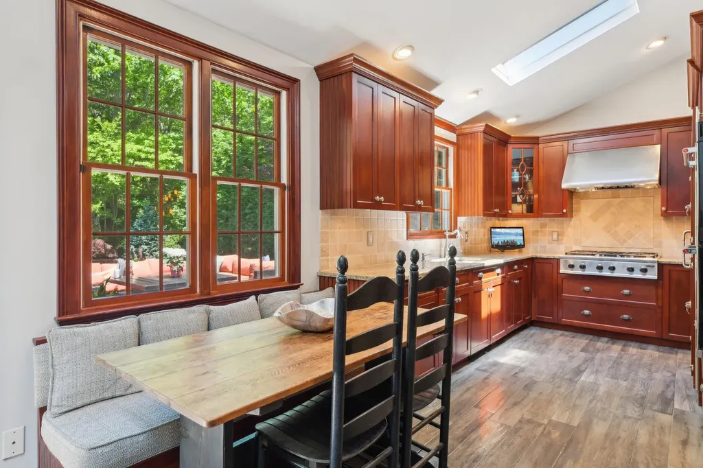 1 Highwoods Road Saint James NY 11780