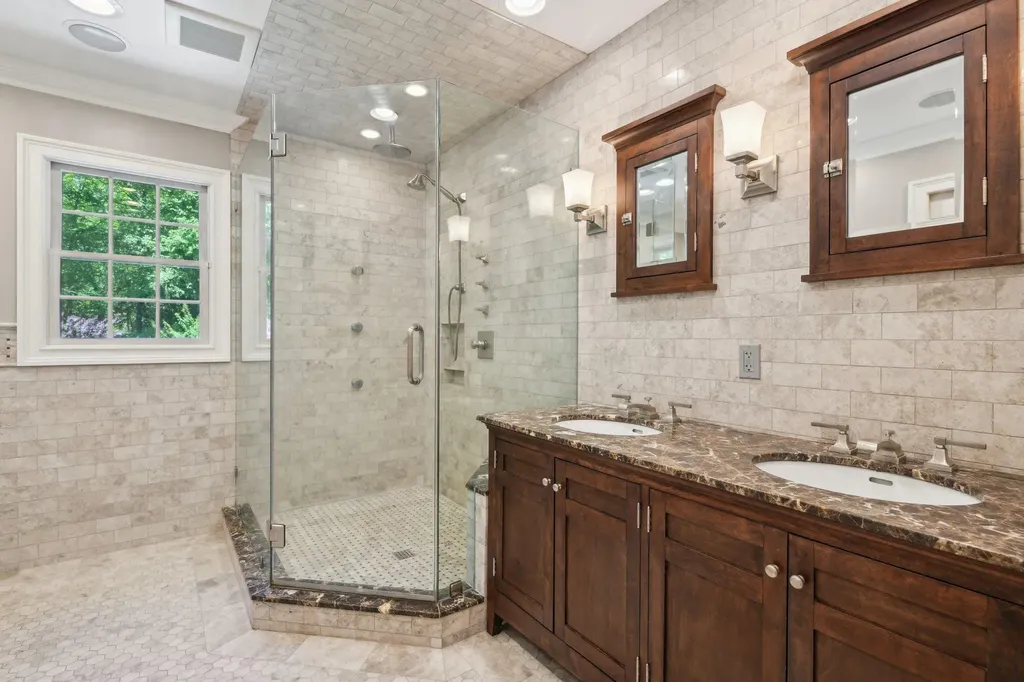 1 Highwoods Road Saint James NY 11780