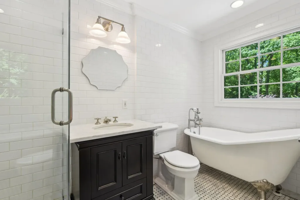 1 Highwoods Road Saint James NY 11780