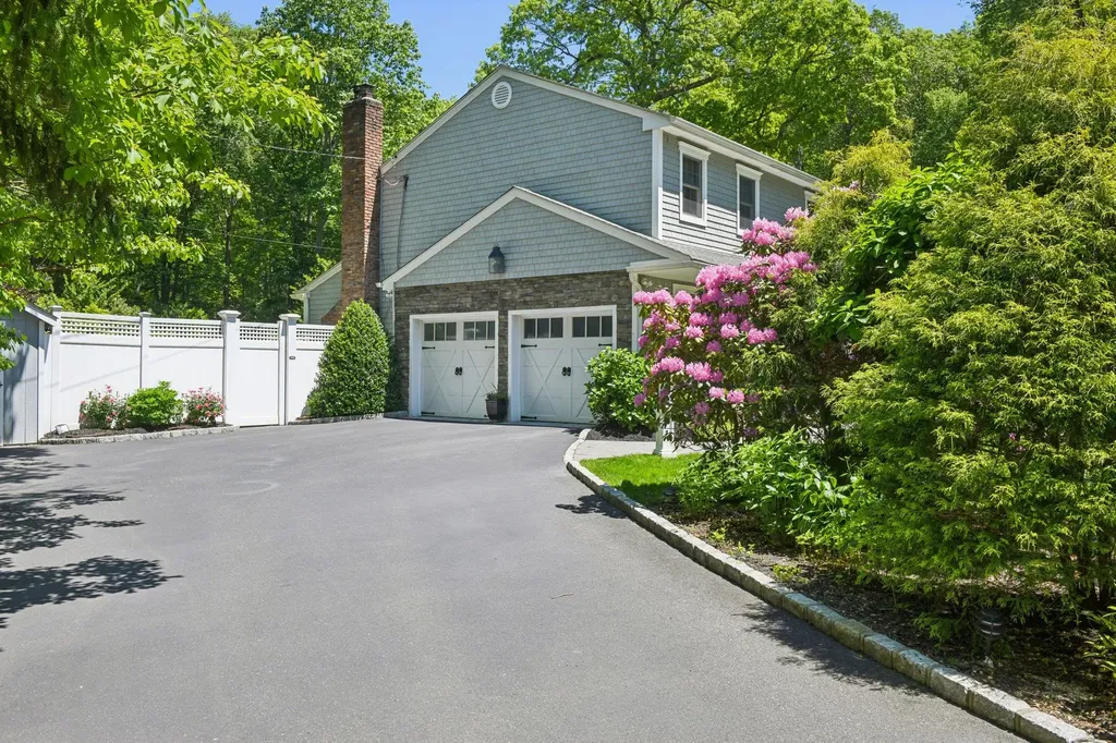 1 Highwoods Road Saint James NY 11780