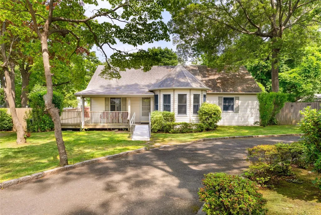 39 Lake Grove Boulevard Centereach NY 11720