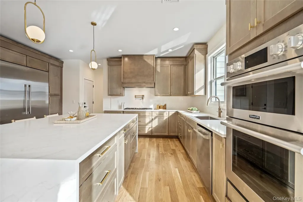 45 Mist Lane Westbury NY 11590