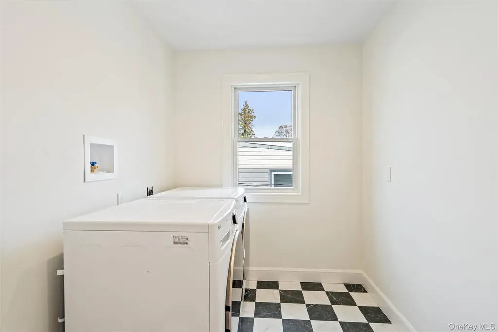 45 Mist Lane Westbury NY 11590