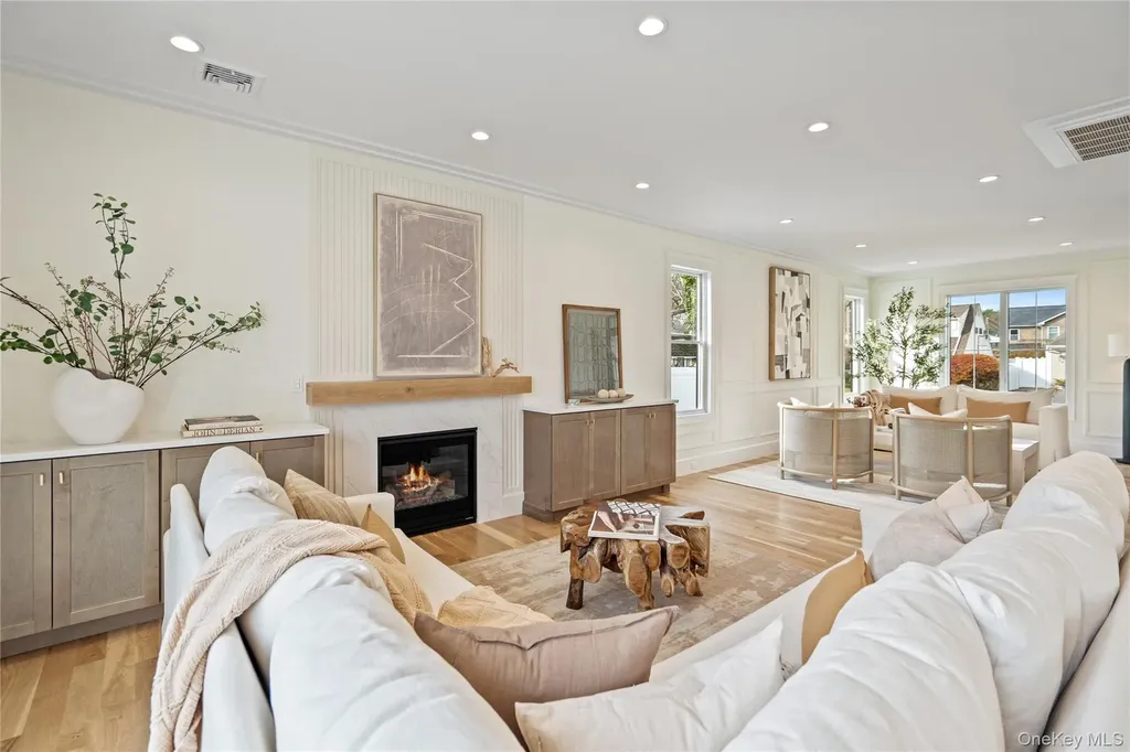 45 Mist Lane Westbury NY 11590