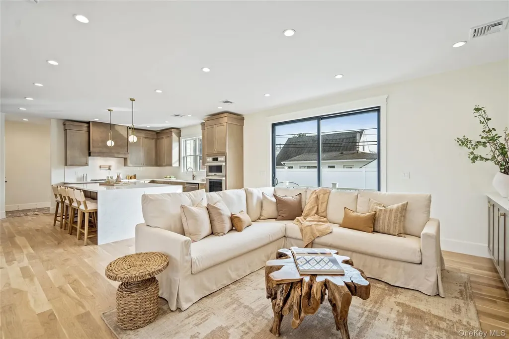45 Mist Lane Westbury NY 11590