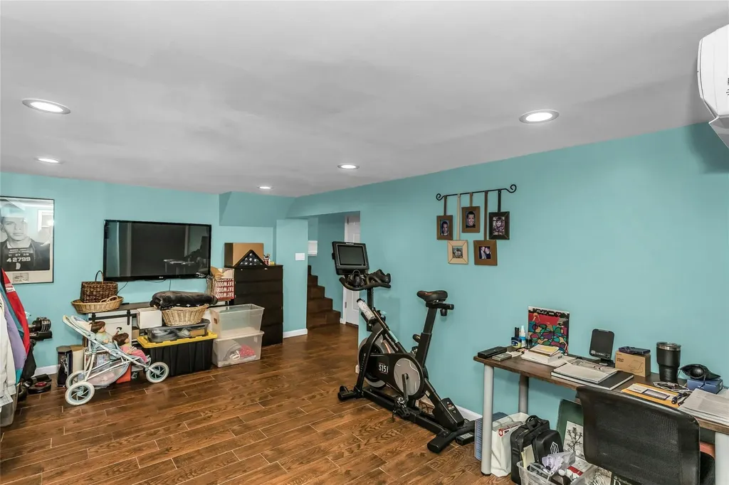 6 Ceil Place Bethpage NY 11714