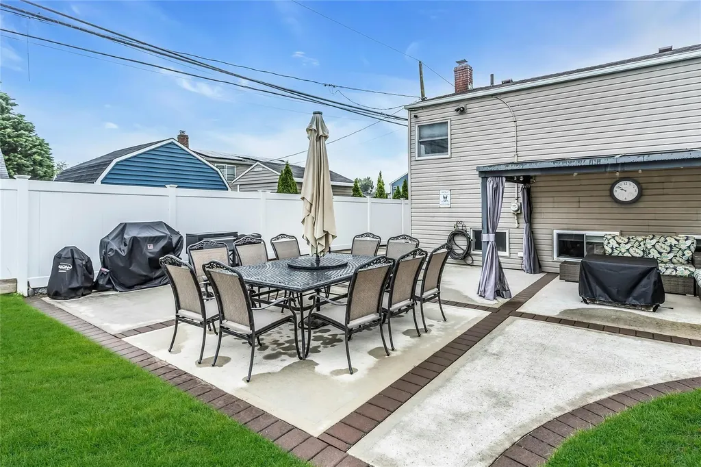 6 Ceil Place Bethpage NY 11714