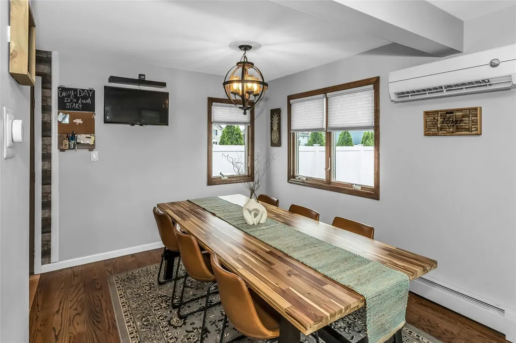 6 Ceil Place Bethpage NY 11714