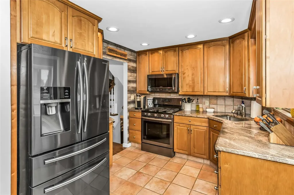 6 Ceil Place Bethpage NY 11714