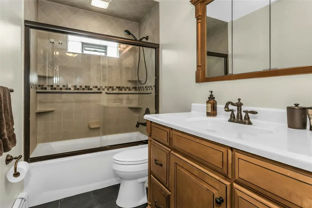 6 Ceil Place Bethpage NY 11714