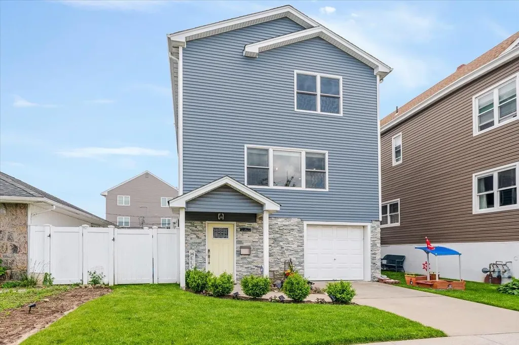 360 E Hudson Street Long Beach NY 11561