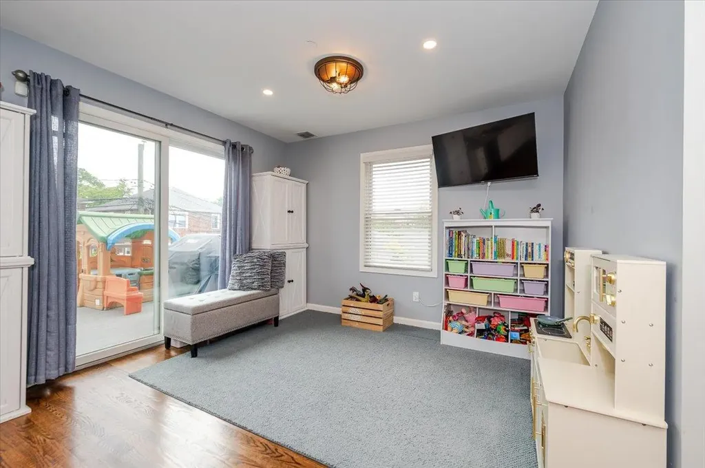 360 E Hudson Street Long Beach NY 11561