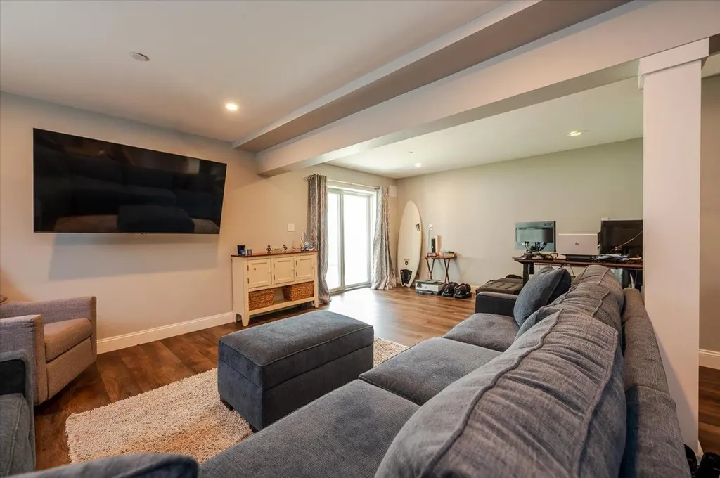 360 E Hudson Street Long Beach NY 11561