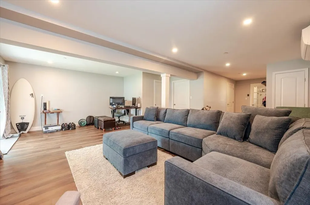 360 E Hudson Street Long Beach NY 11561
