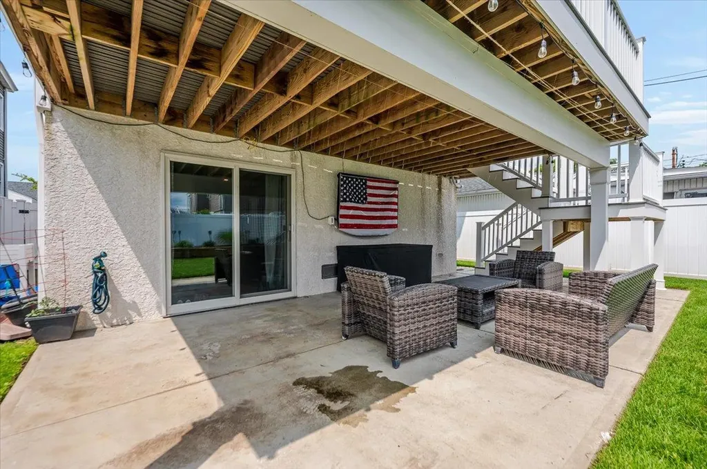 360 E Hudson Street Long Beach NY 11561