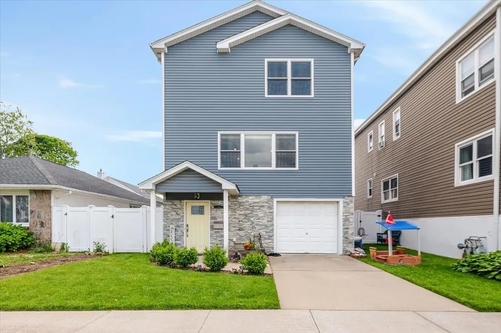 360 E Hudson Street Long Beach NY 11561