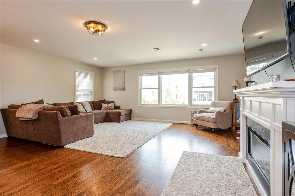 360 E Hudson Street Long Beach NY 11561