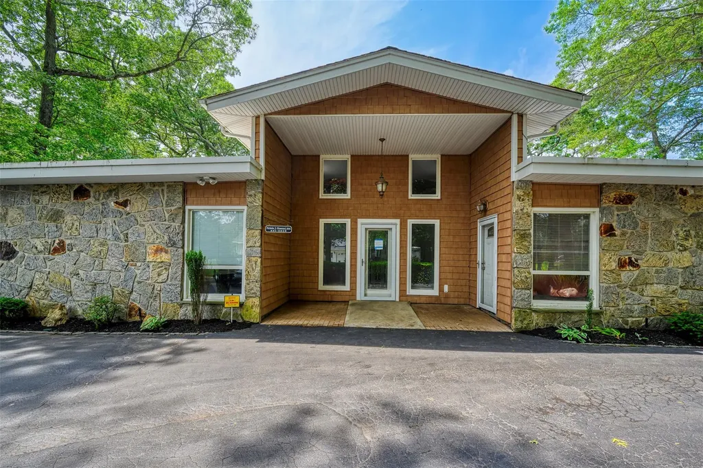 10 Hunter Avenue Miller Place NY 11764