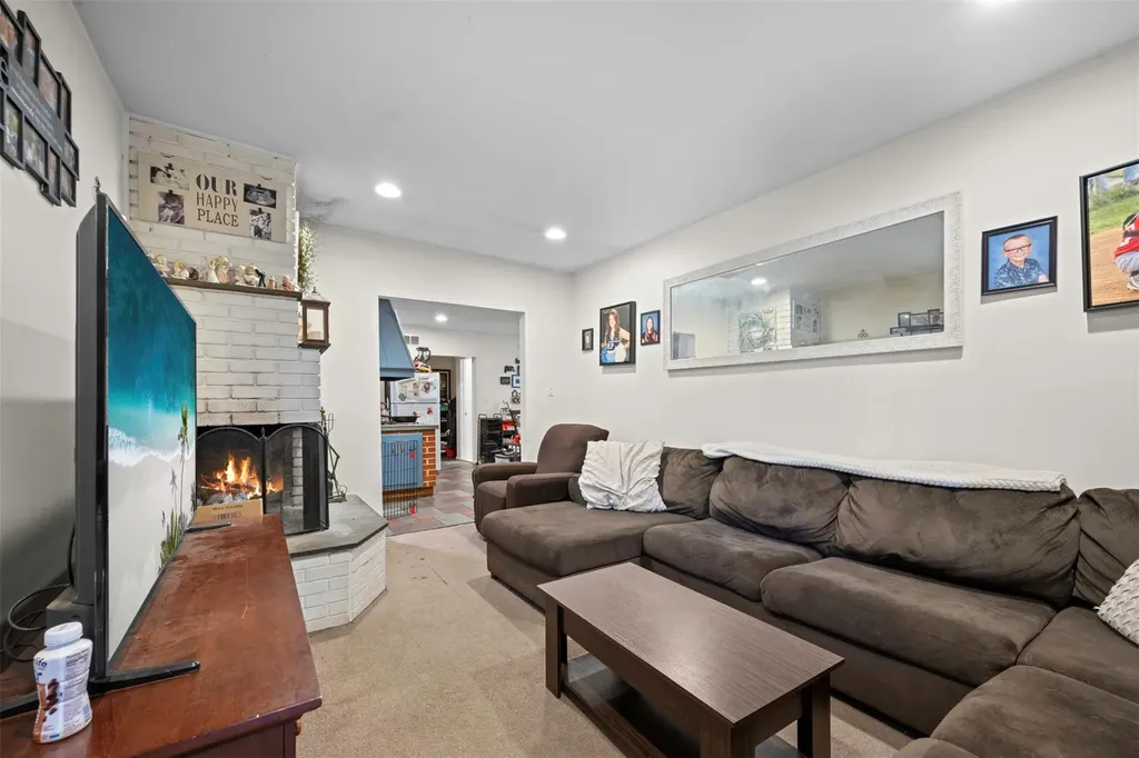 10 Hunter Avenue Miller Place NY 11764