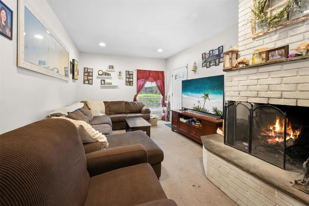 10 Hunter Avenue Miller Place NY 11764