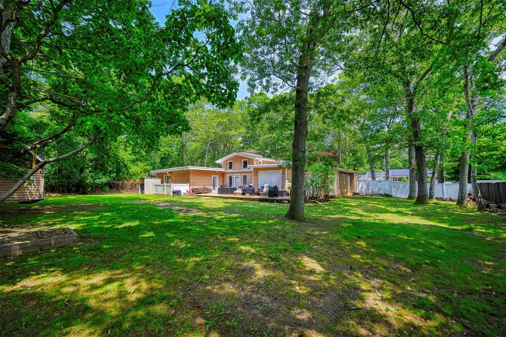 10 Hunter Avenue Miller Place NY 11764