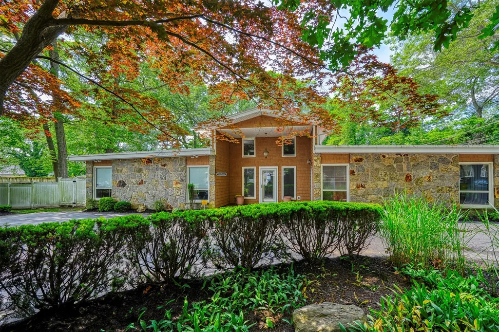 10 Hunter Avenue Miller Place NY 11764