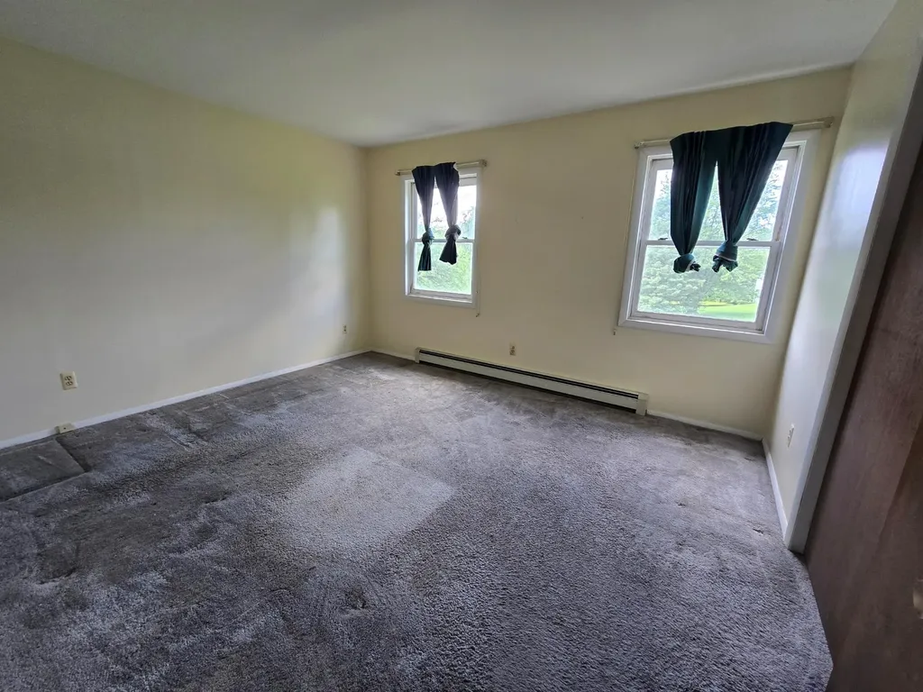 11 Apple Blossom Lane Milton NY 12547