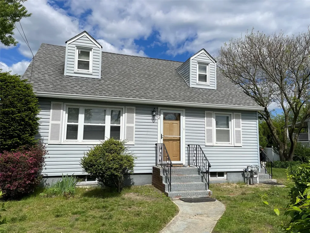 802 S Broadway Lindenhurst NY 11757