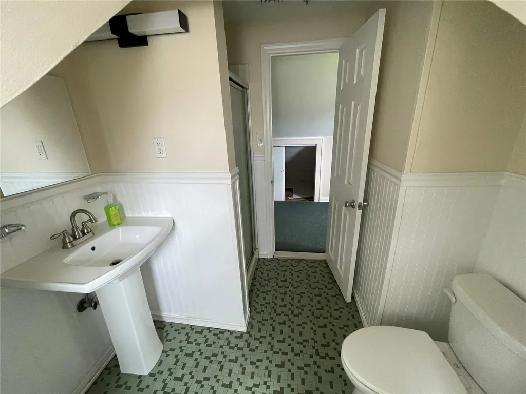 802 S Broadway Lindenhurst NY 11757