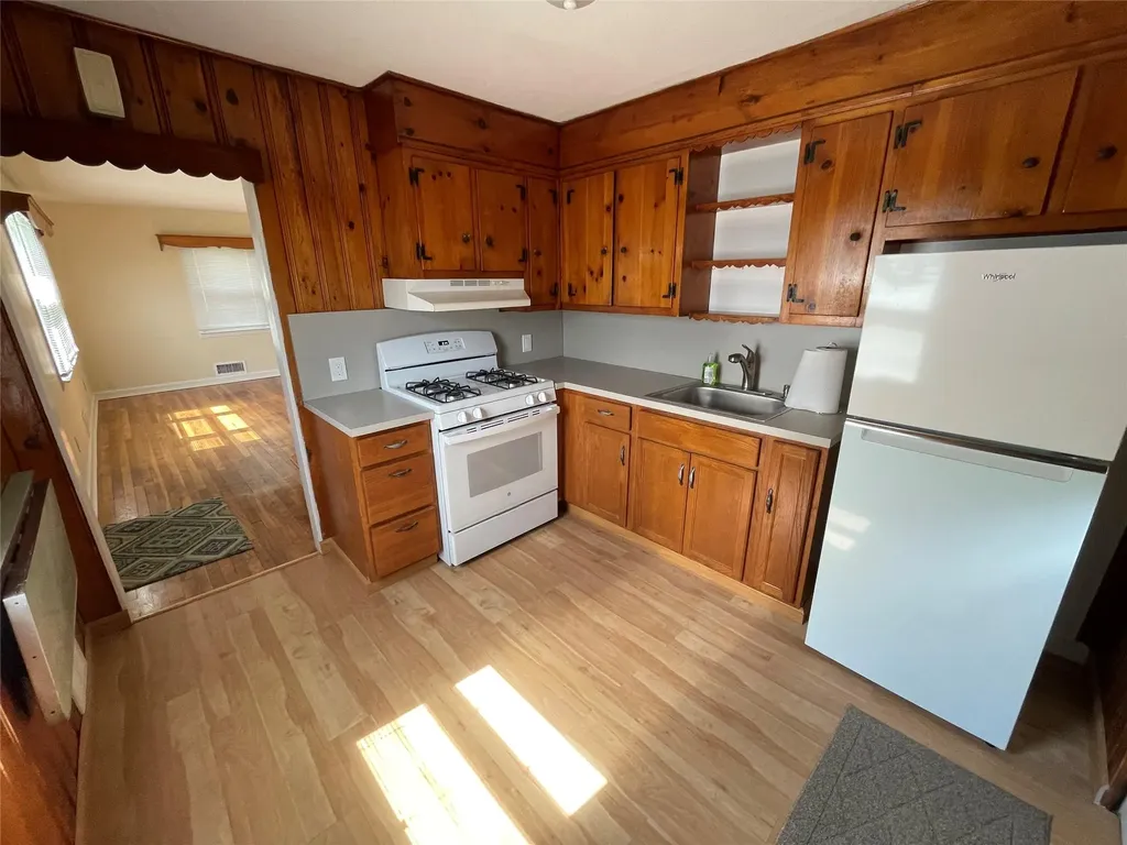 802 S Broadway Lindenhurst NY 11757