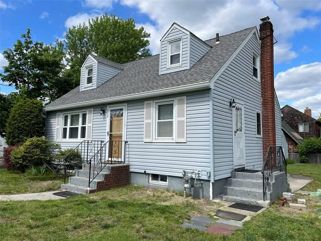 802 S Broadway Lindenhurst NY 11757