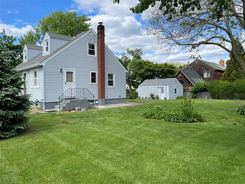 802 S Broadway Lindenhurst NY 11757