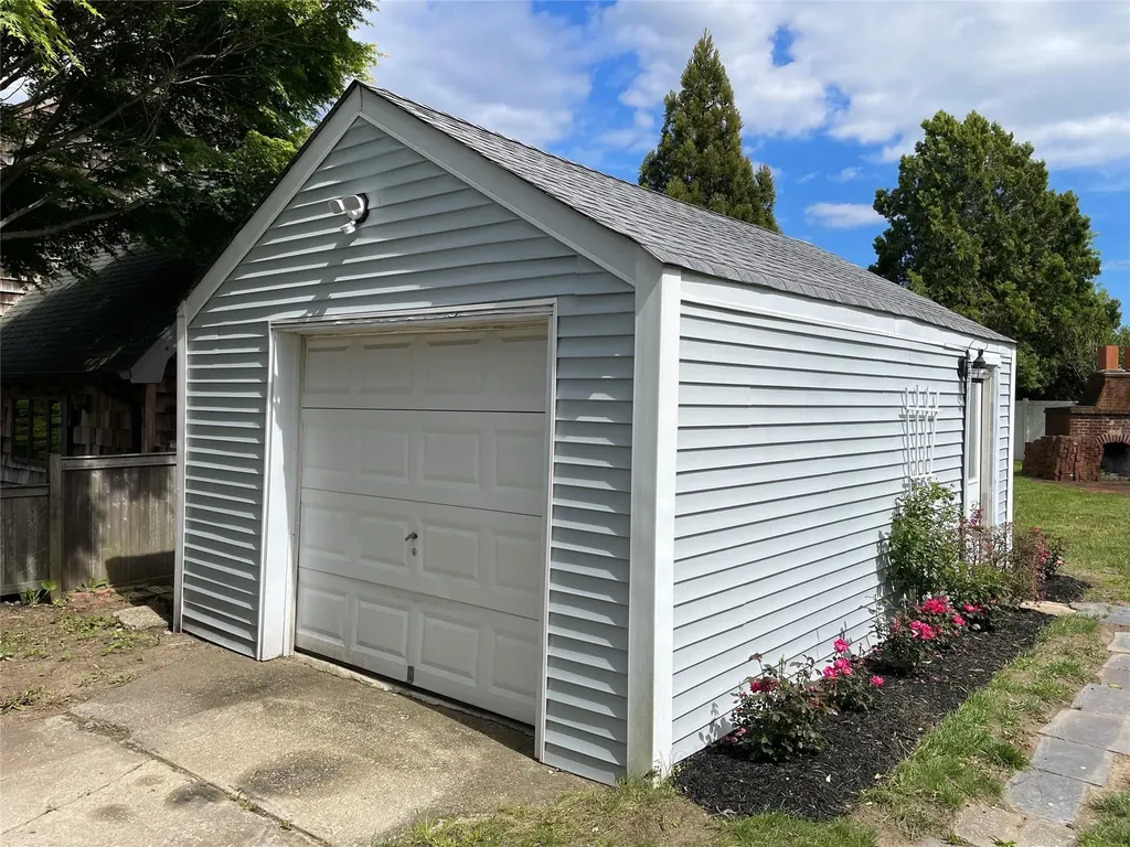 802 S Broadway Lindenhurst NY 11757